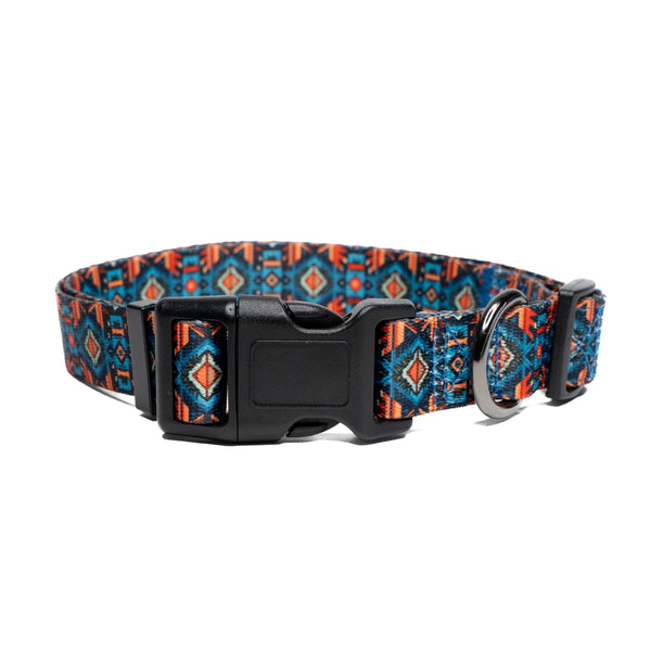 Showing azteca premium dog collar.