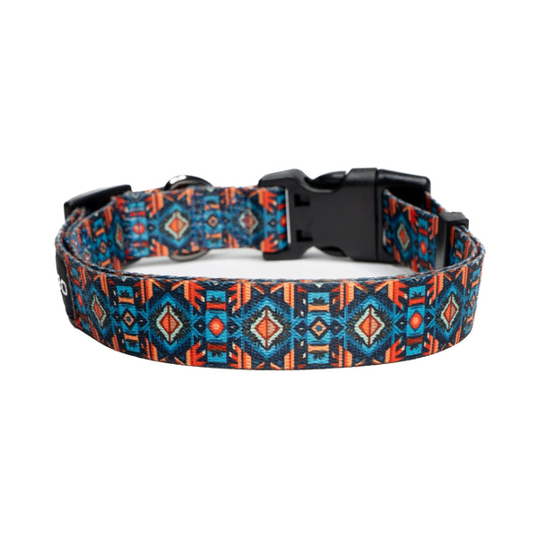 Showing azteca premium dog collar.