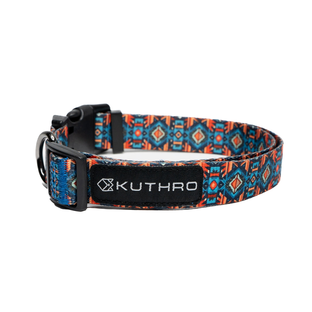Showing azteca premium dog collar.