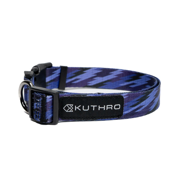 Showing geometry premium dog collar.