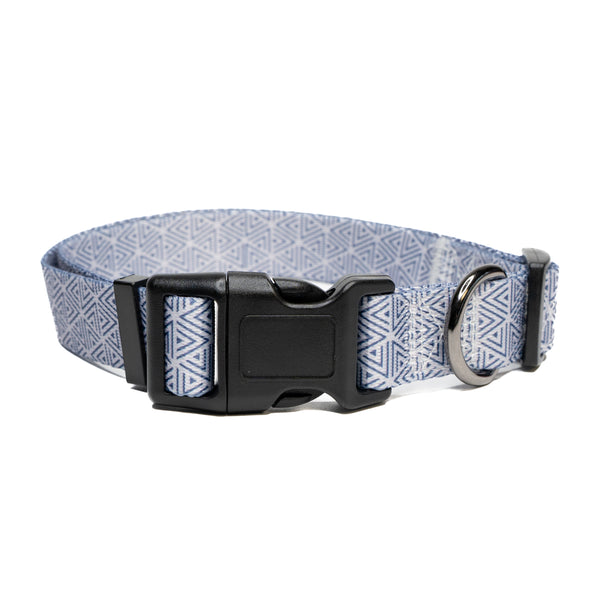 Showing gravel premium dog collar.