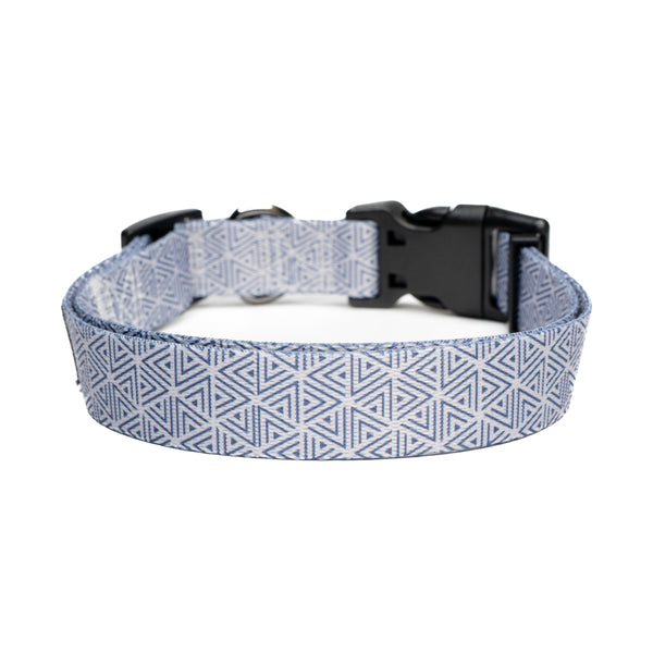 Showing gravel premium dog collar.
